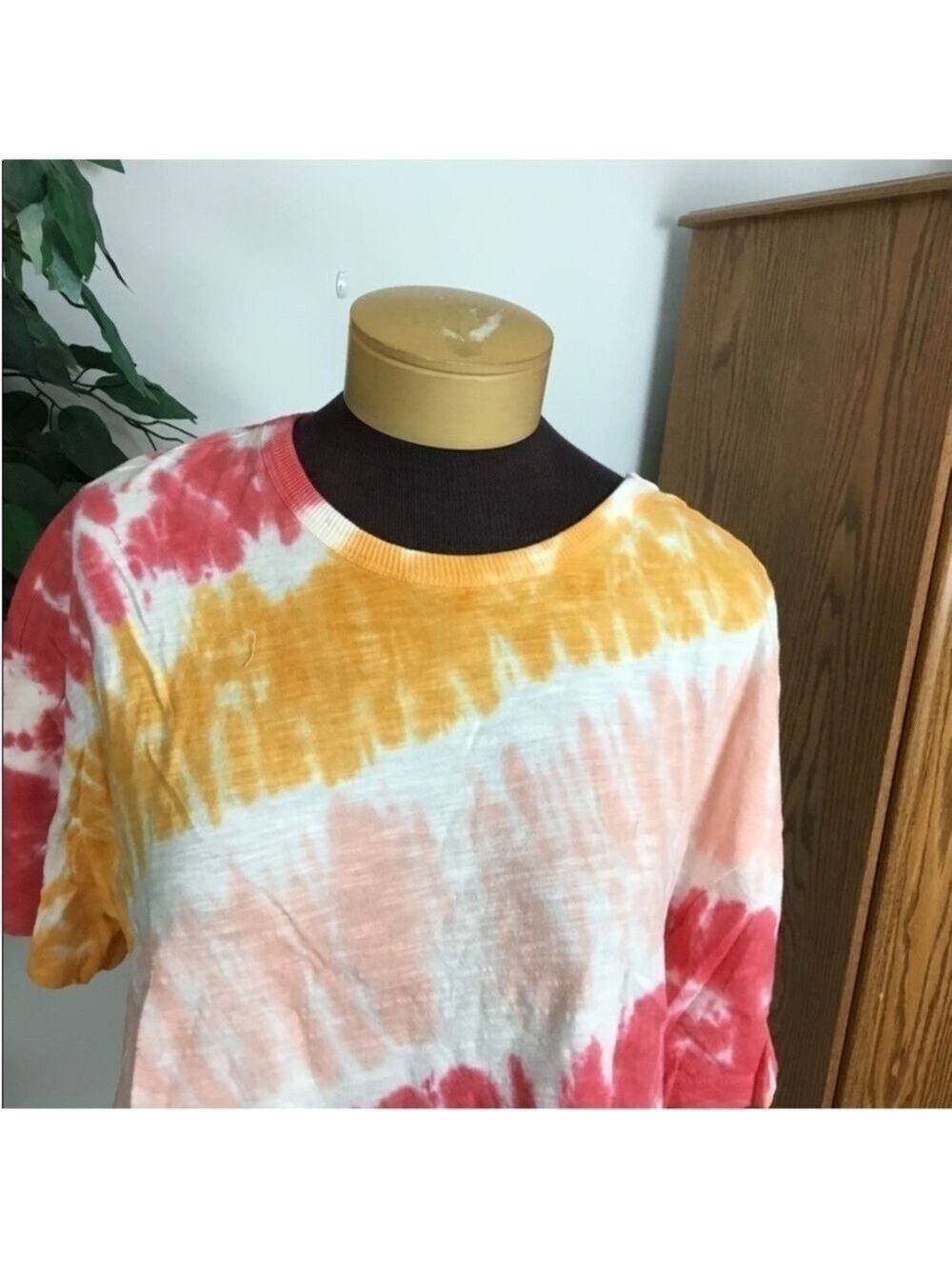 SO cropped short sleeve tee Woman’s Juniors XXL pink orange & red tie dye - Picture 6 of 12